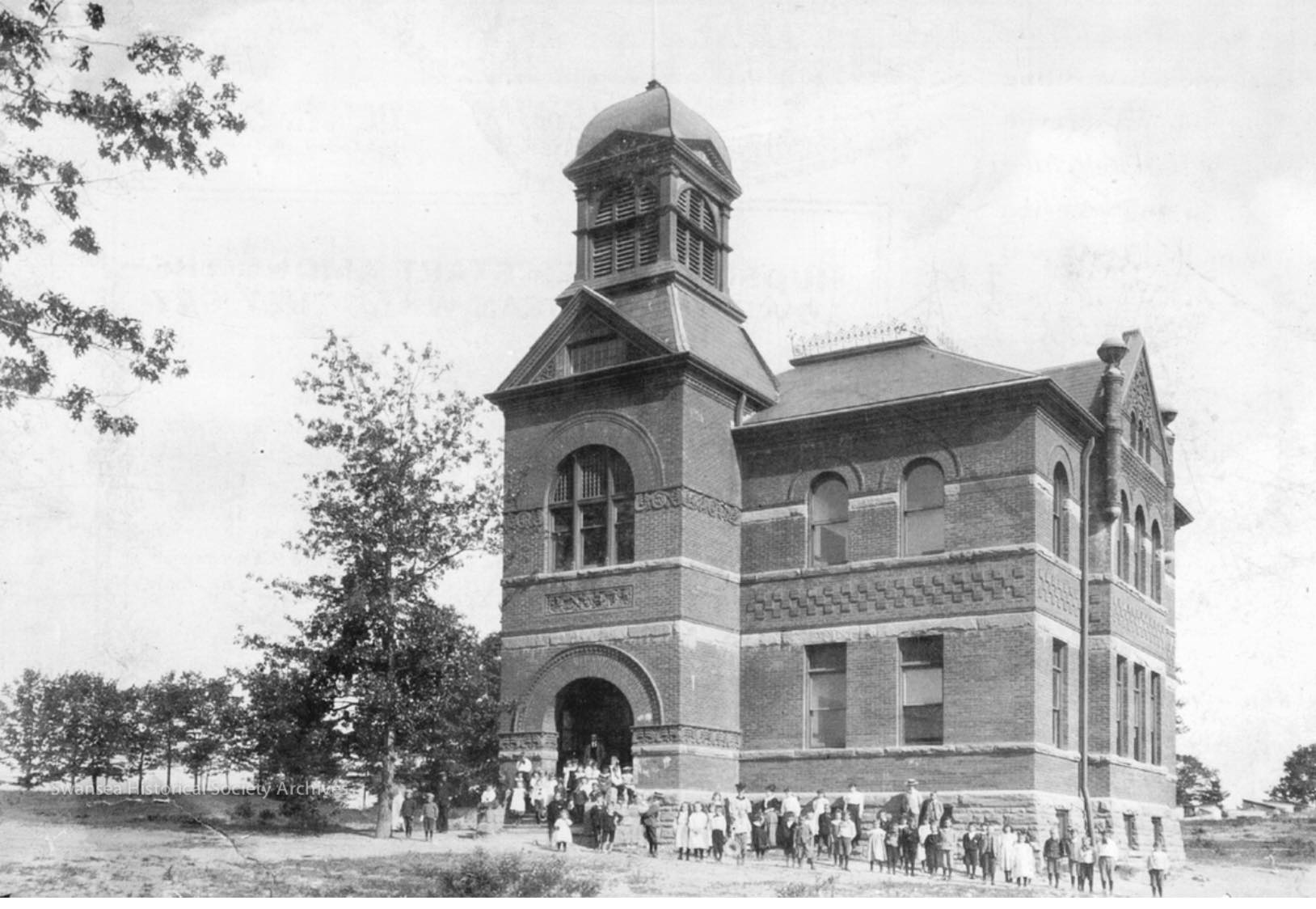 Swansea Public School (Photo courtesy of Swansea Historical Society via Ontario Archives.)